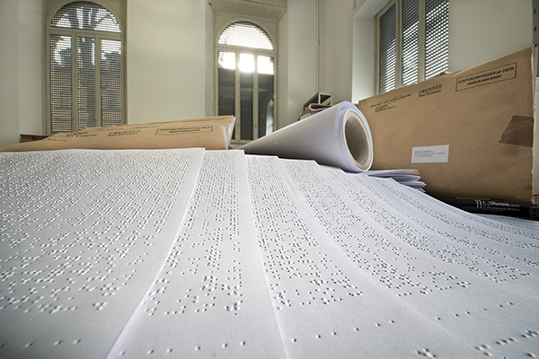 Immagine di testi stampati in braille dalla stamperia dell'Unione